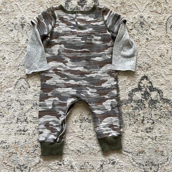 MudPie Camo Outfit with Buffalo Check Moose - Picture 3 of 4